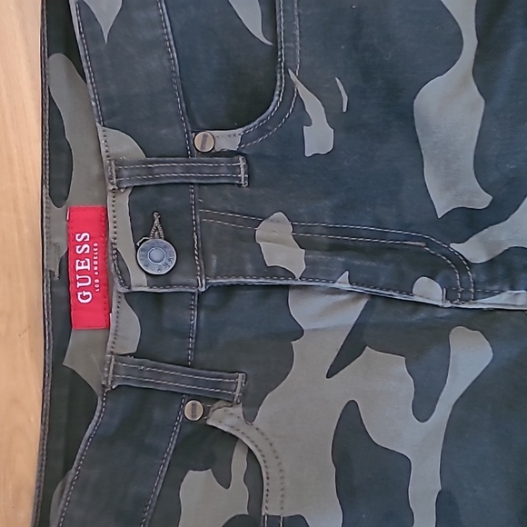 GUESS SKINNY JEANS ARMY WITH YELLOW STRIPE - Picture 2 of 5